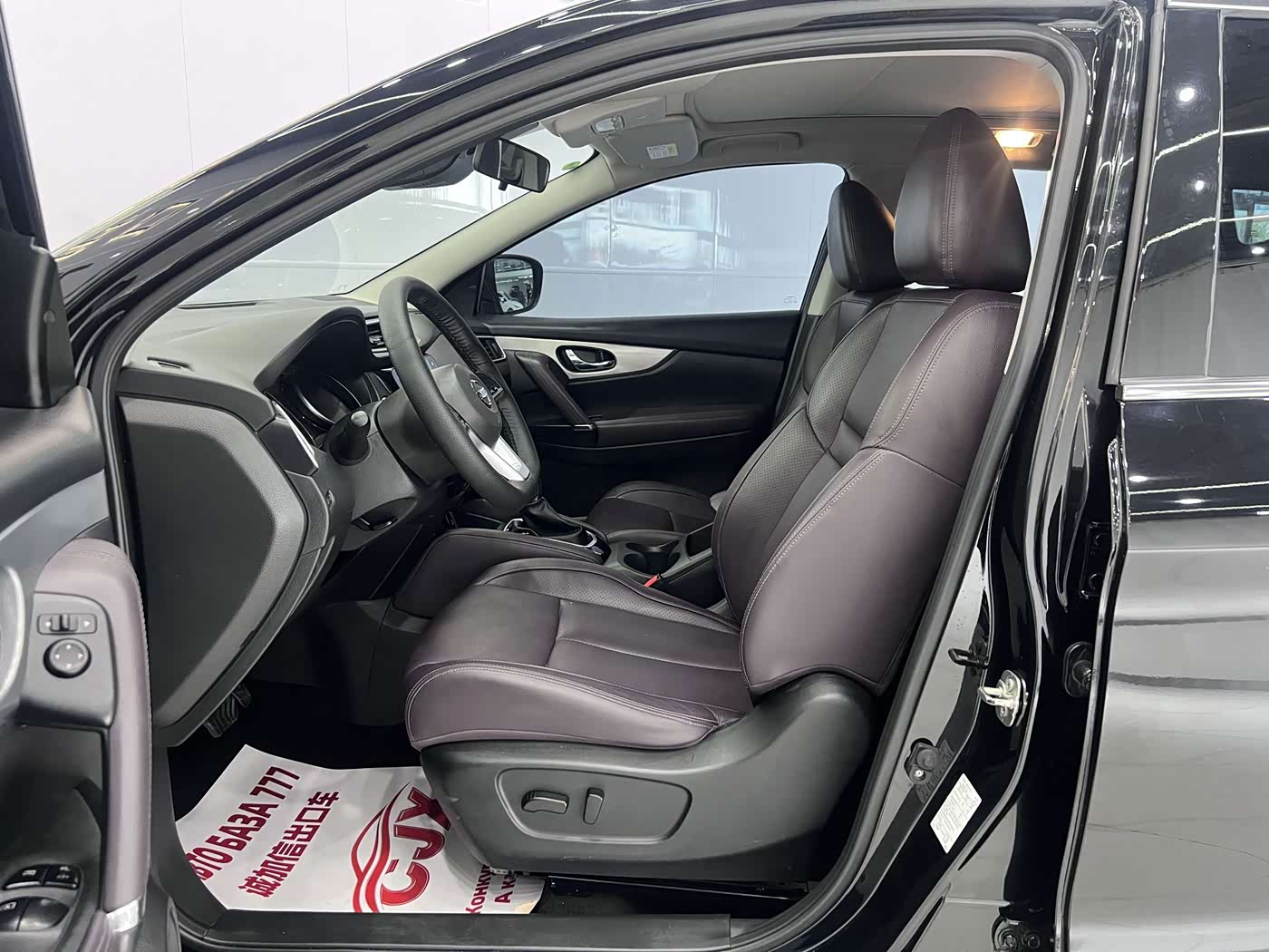 Nissan Qashqai 2.0 л 2023 г. Чёрный, пробег 48000 км