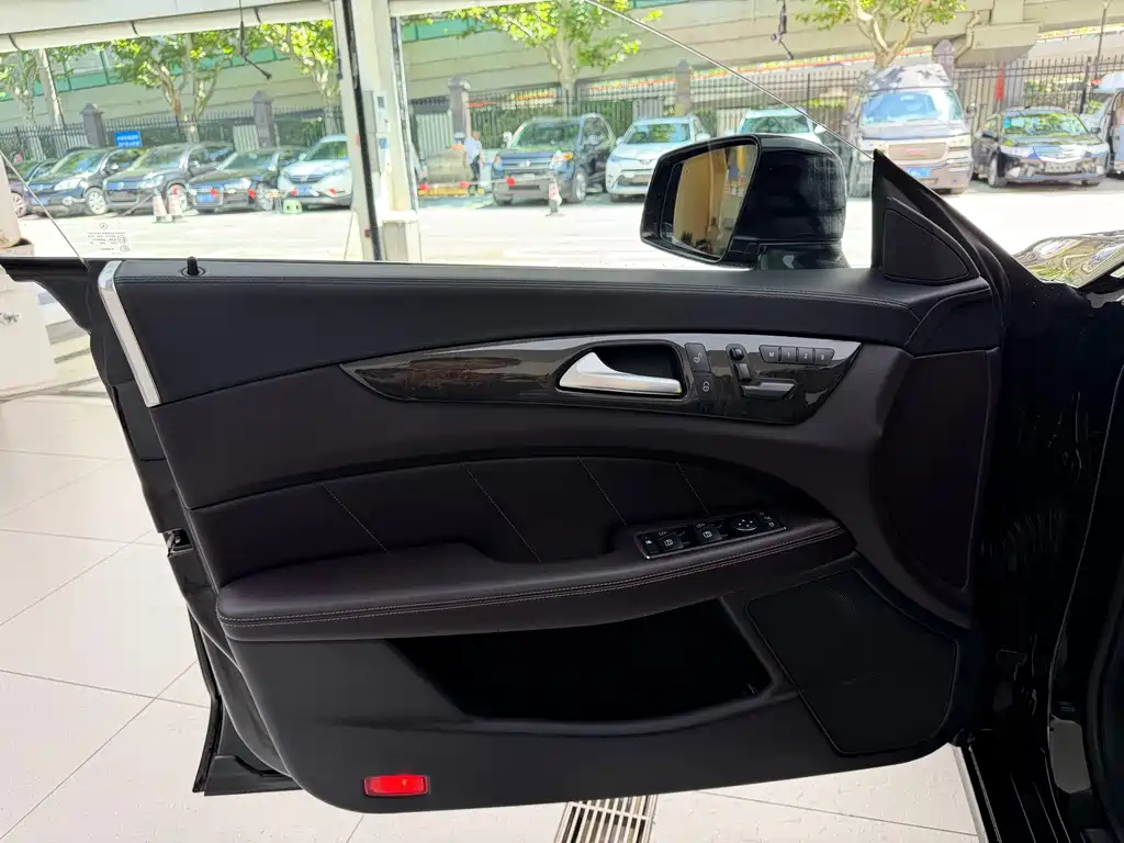 Mercedes-Benz CLS — миниатюра 15