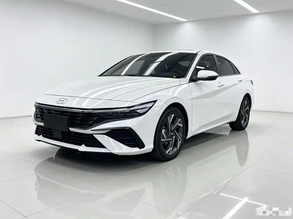 伊兰特 2023款 1.5L CVT LUX尊贵版 2026