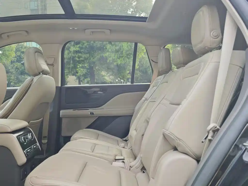 Lincoln Aviator — миниатюра 10