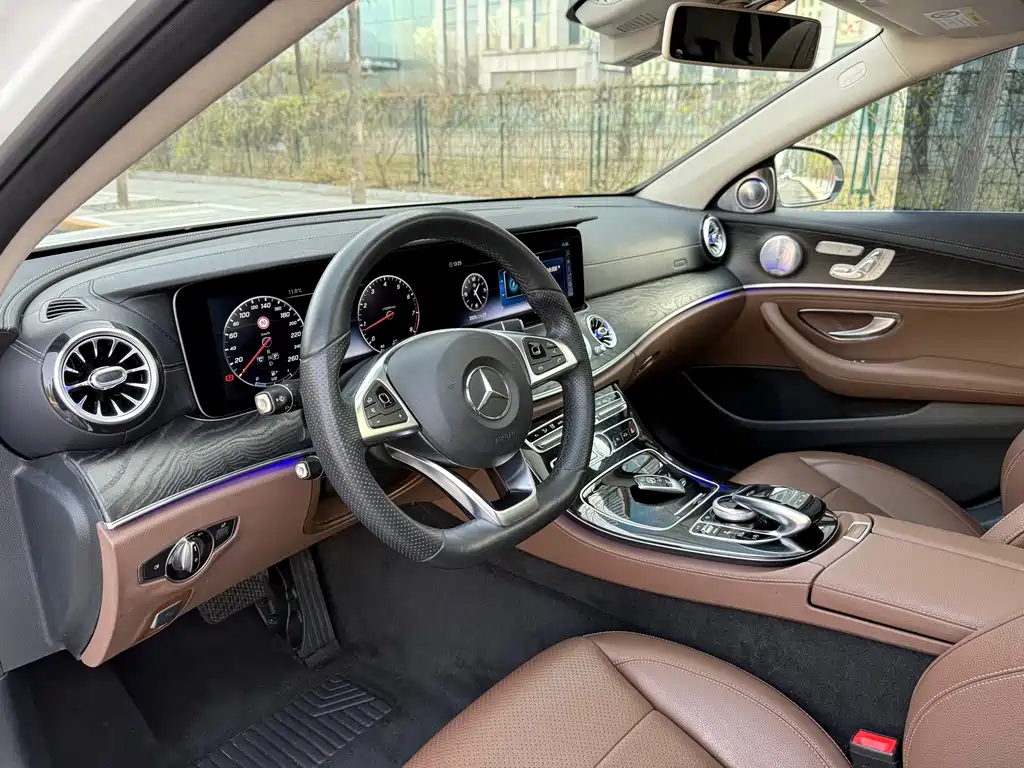 MERCEDES-BENZ E CLASS