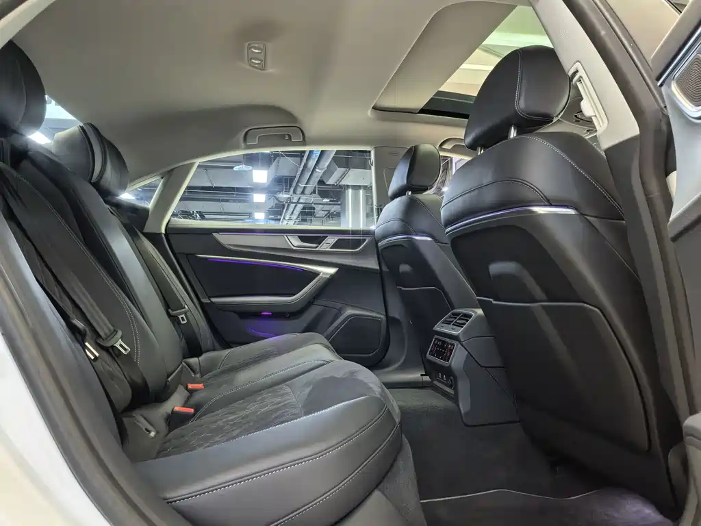 Audi A7L — миниатюра 13