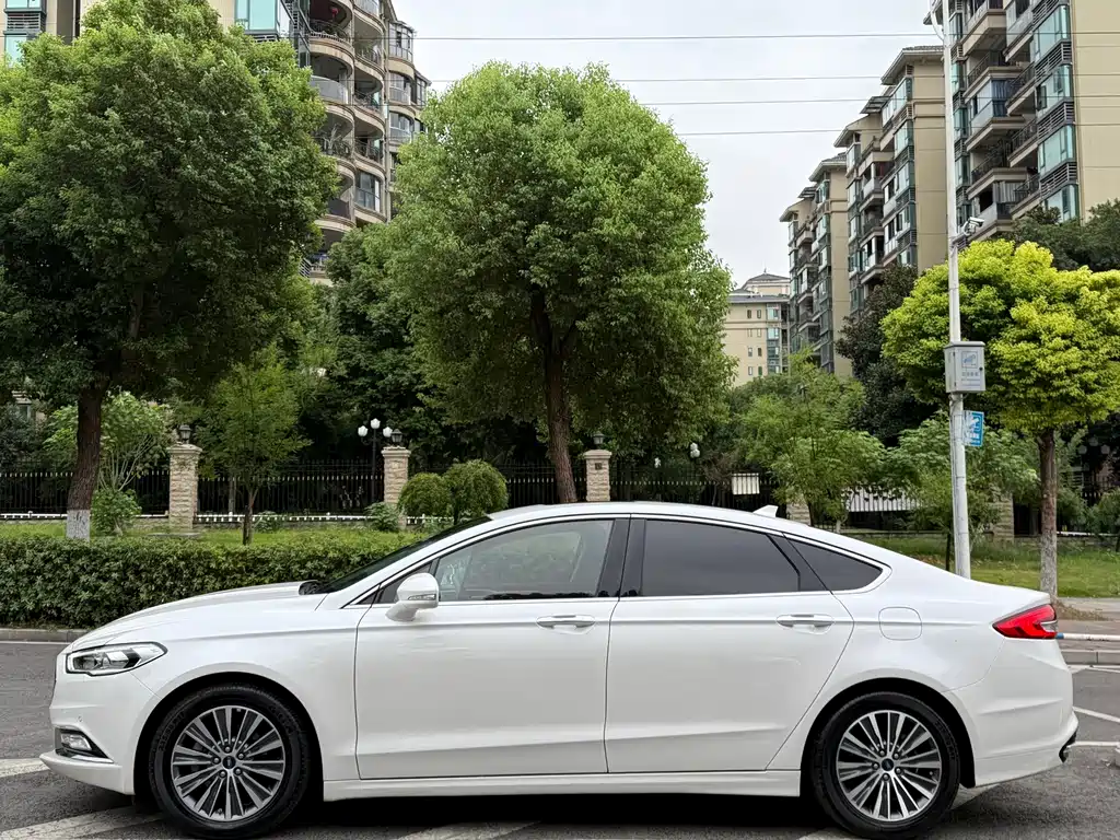Ford Mondeo — миниатюра 14