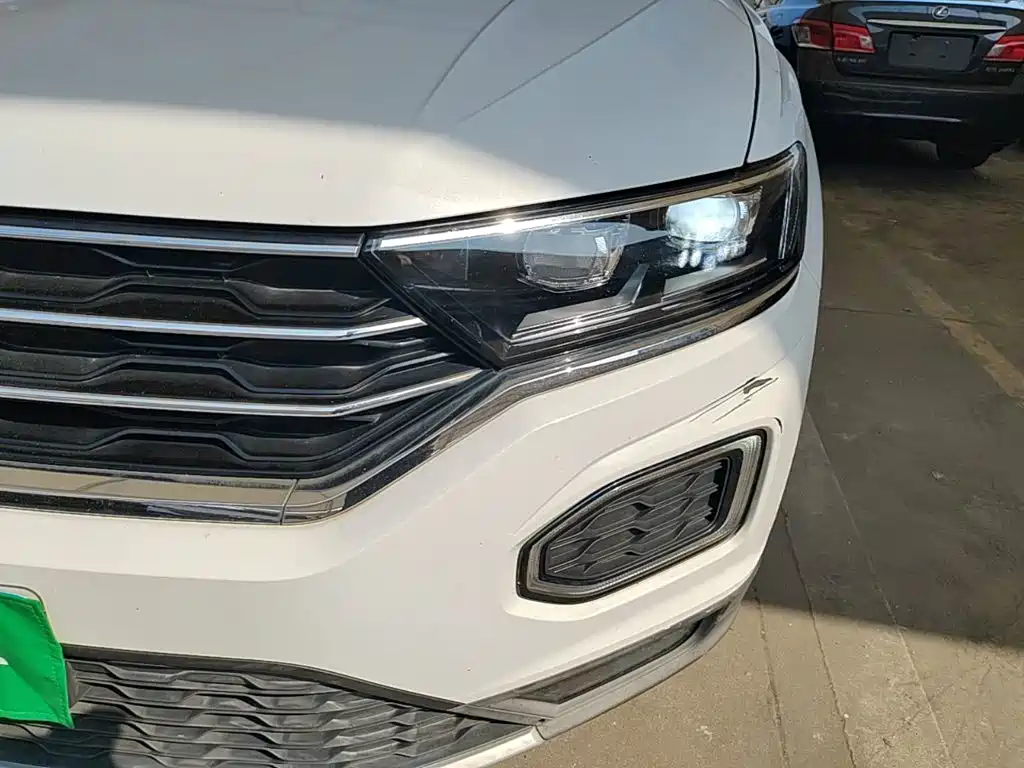 Volkswagen T-Roc — миниатюра 24