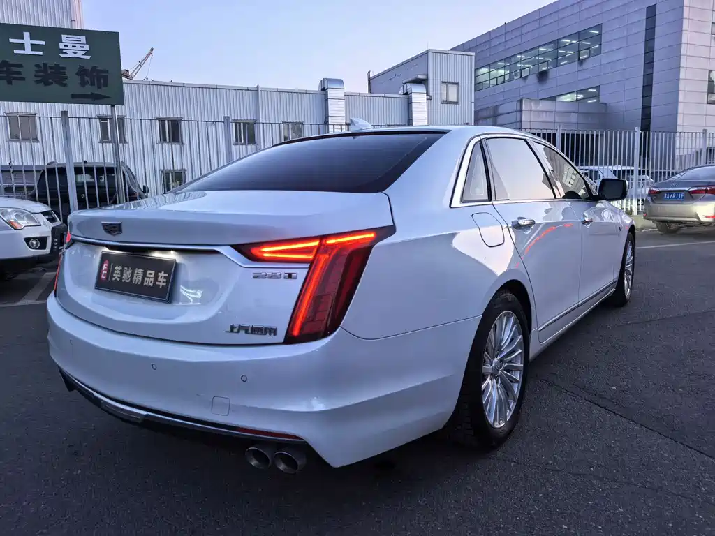 CADILLAC CT6