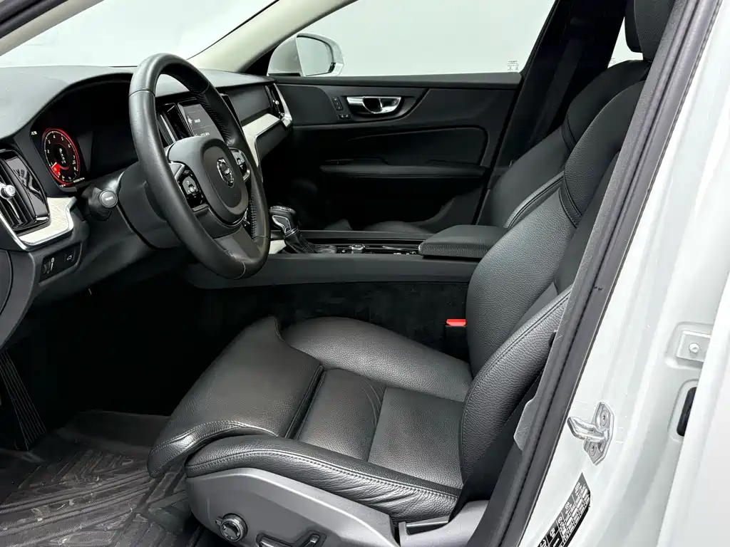 Volvo S60 2021 T4 Luxury