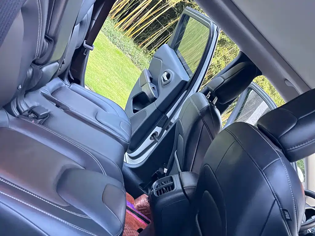 Jeep Cherokee — миниатюра 12