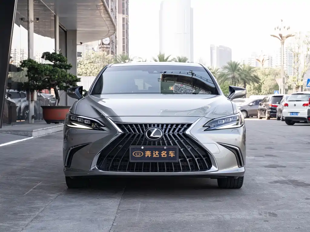 Lexus ES — миниатюра 2
