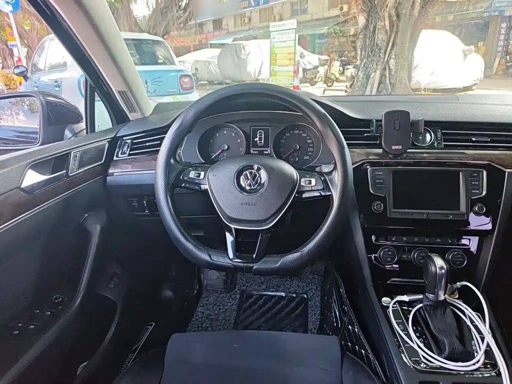 Volkswagen Magotan — миниатюра 6