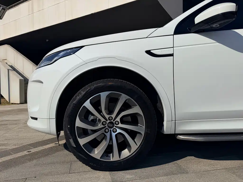 Land Rover Discovery Sport — миниатюра 4