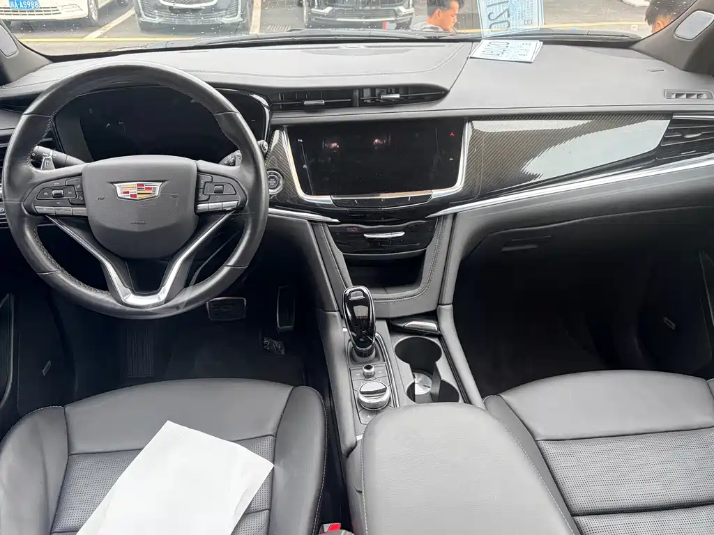 Cadillac XT6 — миниатюра 9