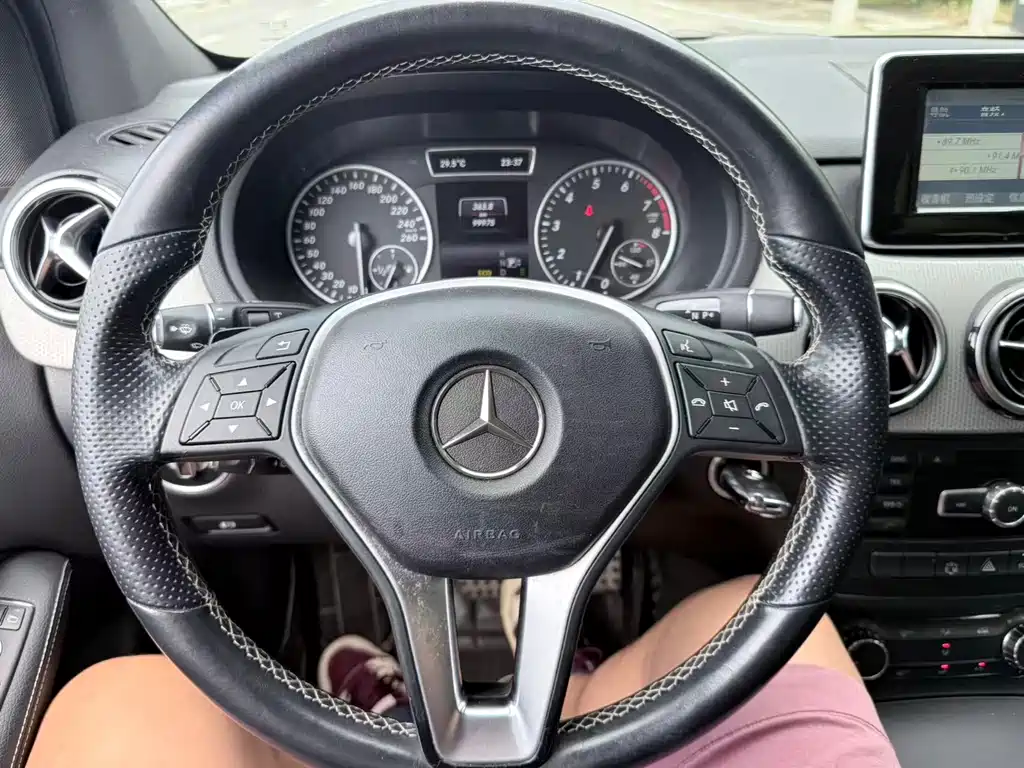 Mercedes-Benz B-Class — миниатюра 7