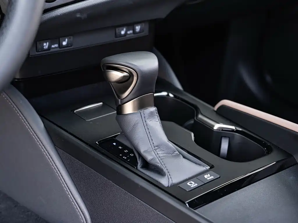 Lexus ES — миниатюра 15