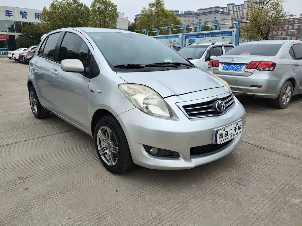 Toyota Yaris — миниатюра 3