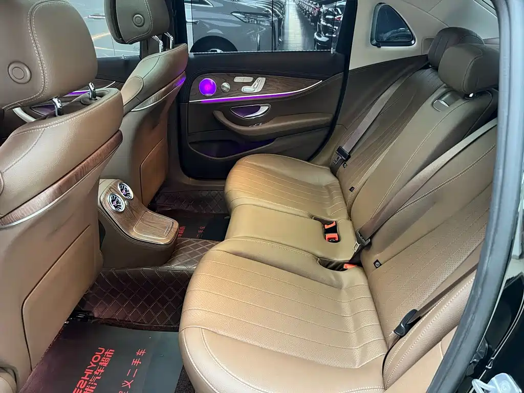 Mercedes-Benz E-Class — миниатюра 10