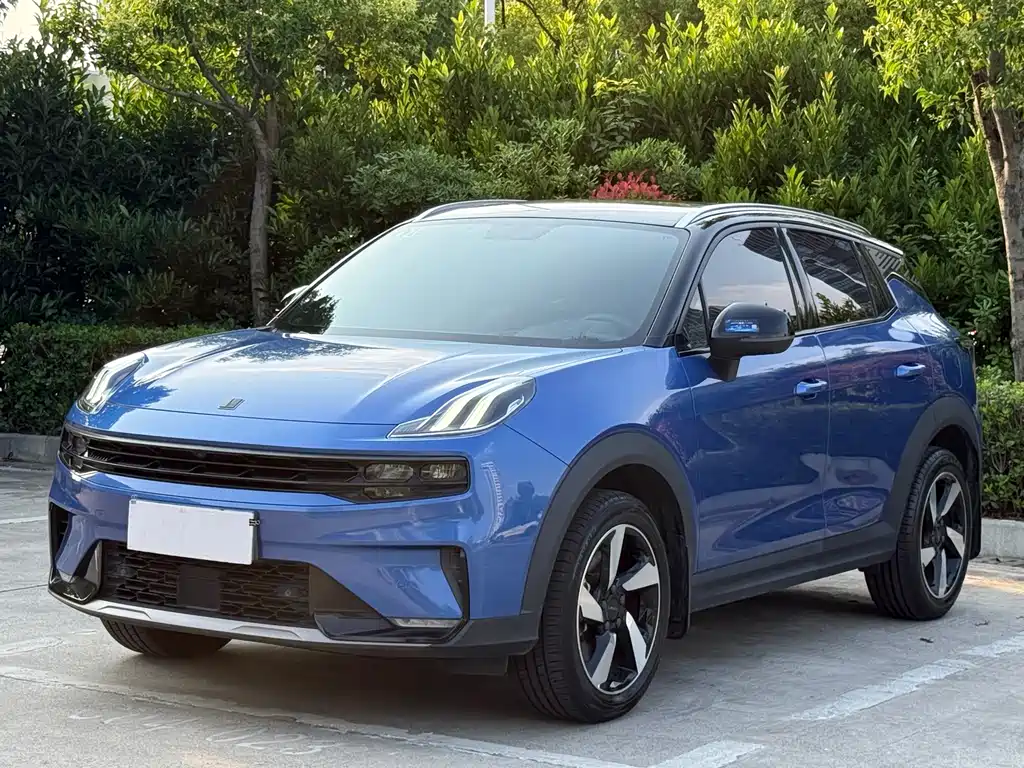 Купить Lynk & Co 06