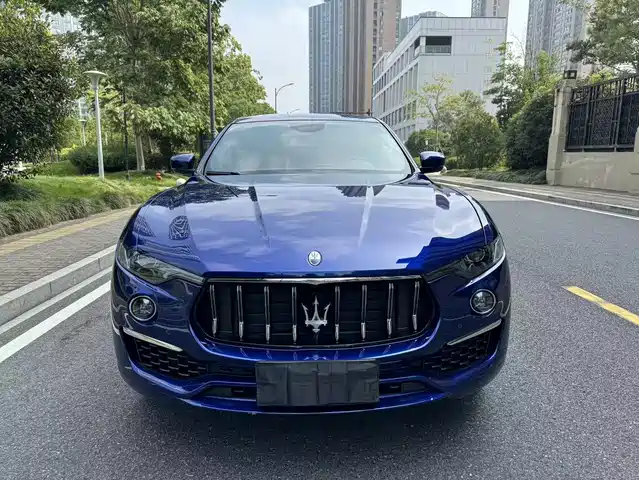 MASERATI LEVANTE 2022