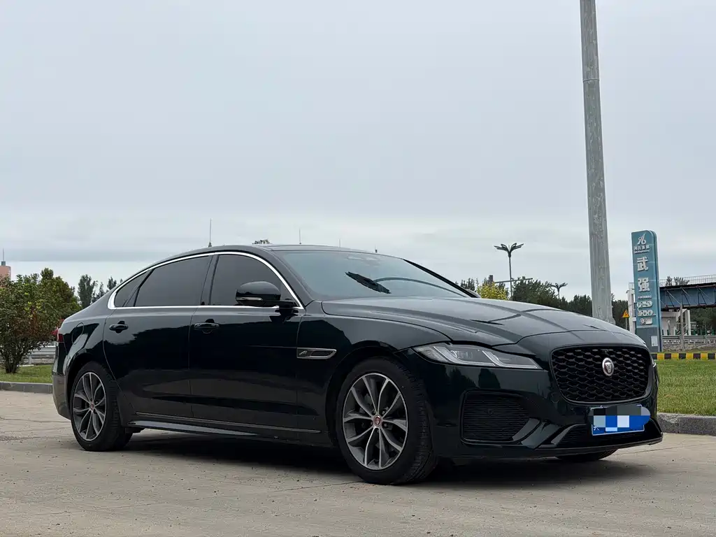 Jaguar XFL — миниатюра 3