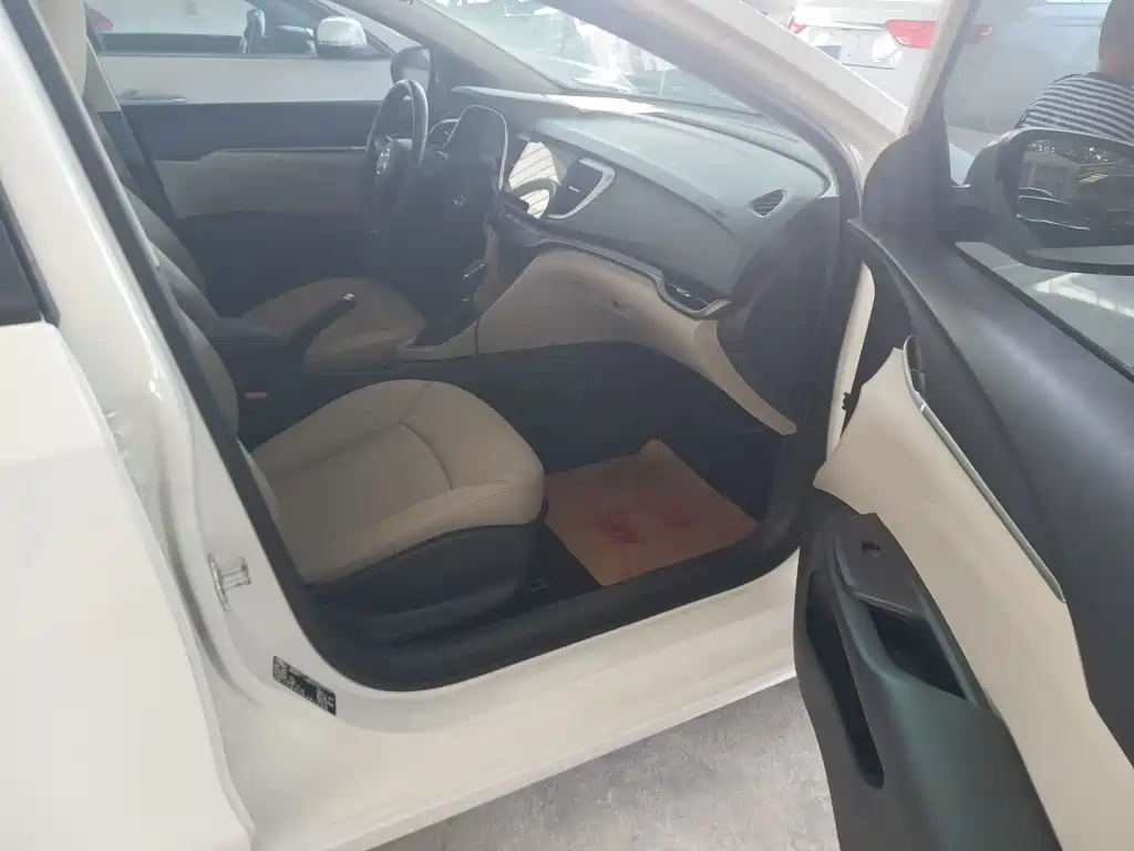 Buick Excelle — миниатюра 7