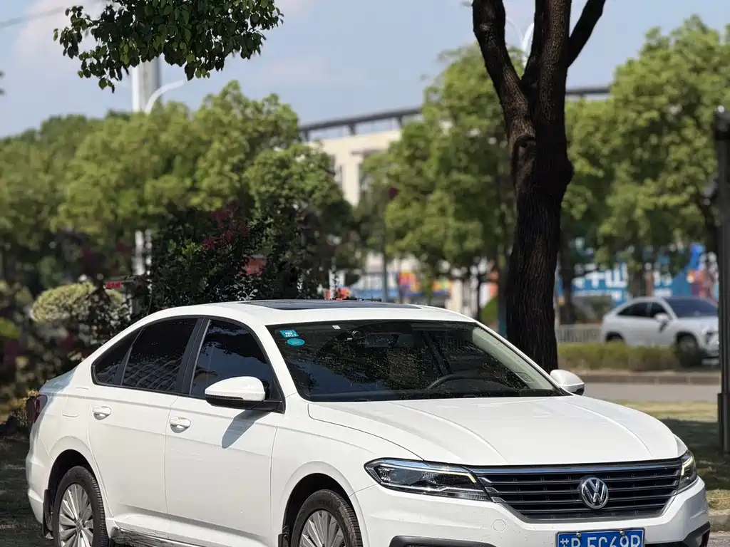 Volkswagen Lavida — миниатюра 2