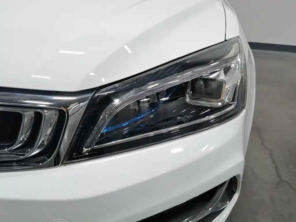 Geely Emgrand — миниатюра 7