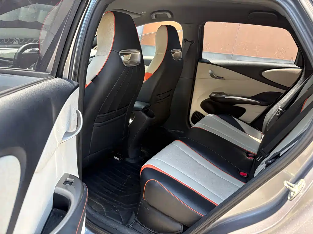BYD Dolphin — миниатюра 5