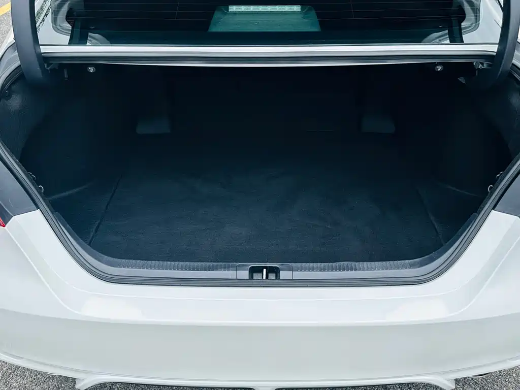 Toyota Camry — миниатюра 13