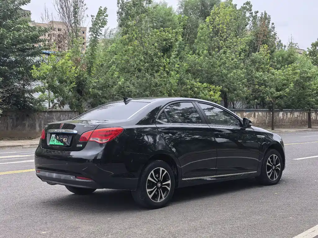 Roewe Wei Wei 550 — миниатюра 6