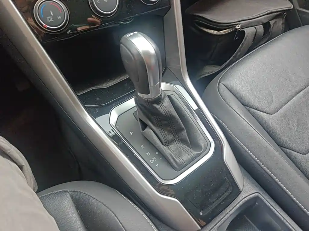 Volkswagen T-Roc — миниатюра 14
