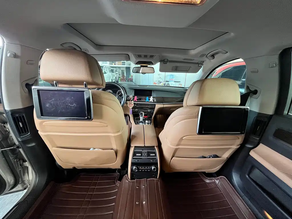 BMW 7 Series — миниатюра 15