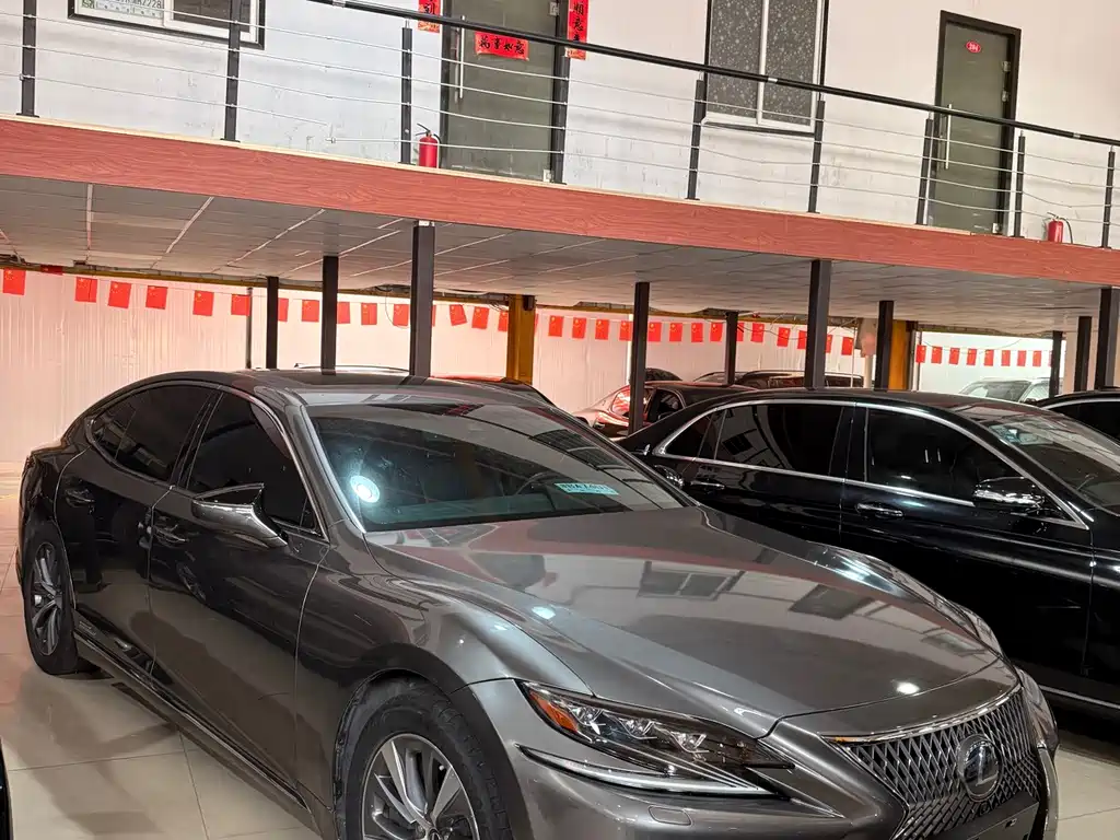 Lexus LS — миниатюра 3