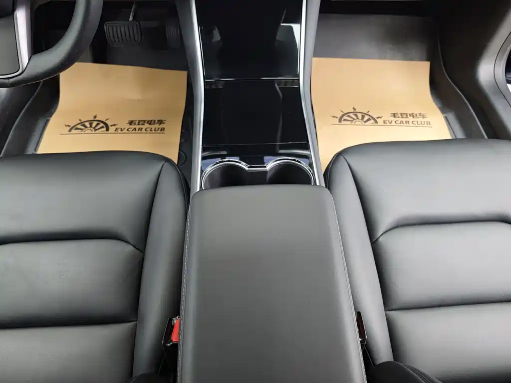 Tesla Model 3 — миниатюра 17