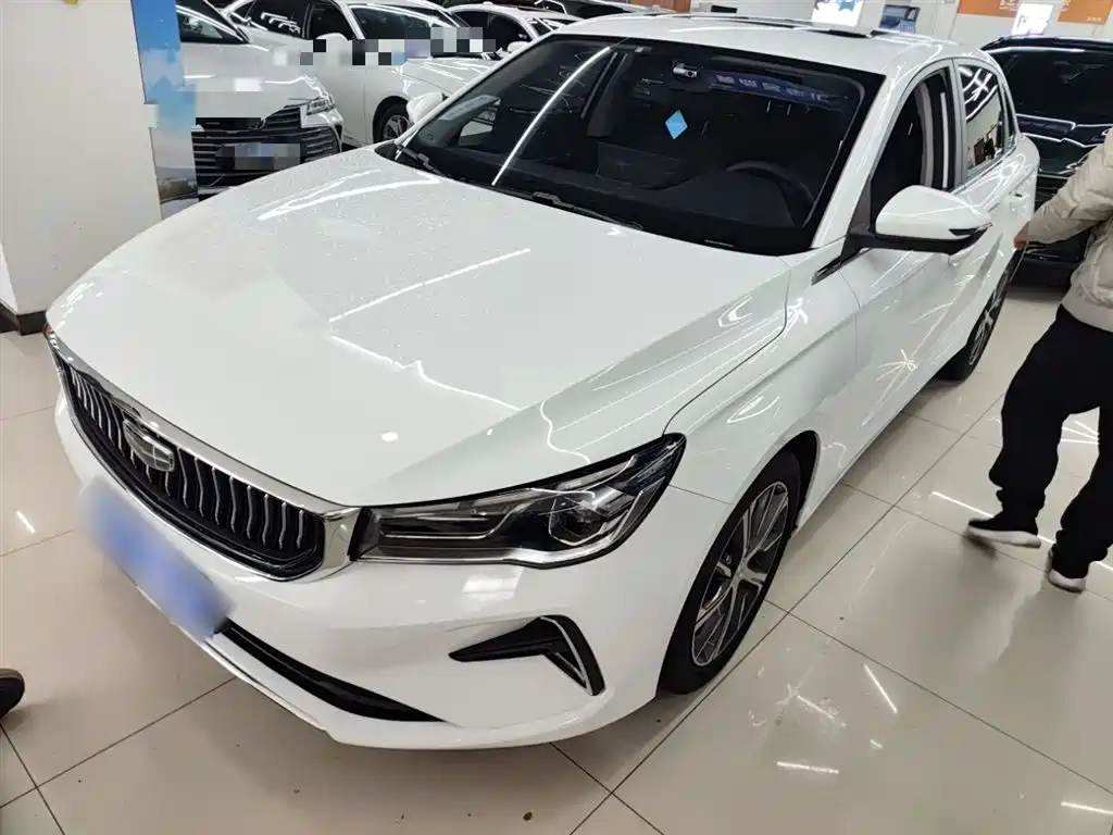 Geely Emgrand 2024