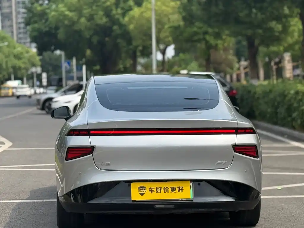 XPeng P7 — миниатюра 14