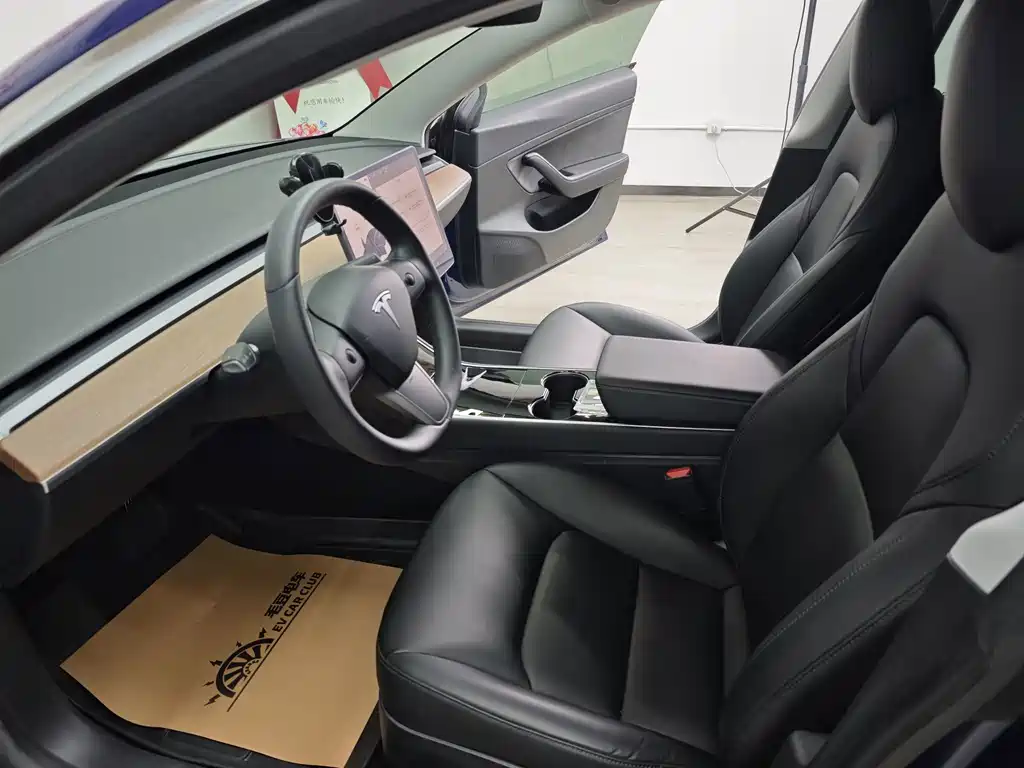Tesla Model 3 — миниатюра 22