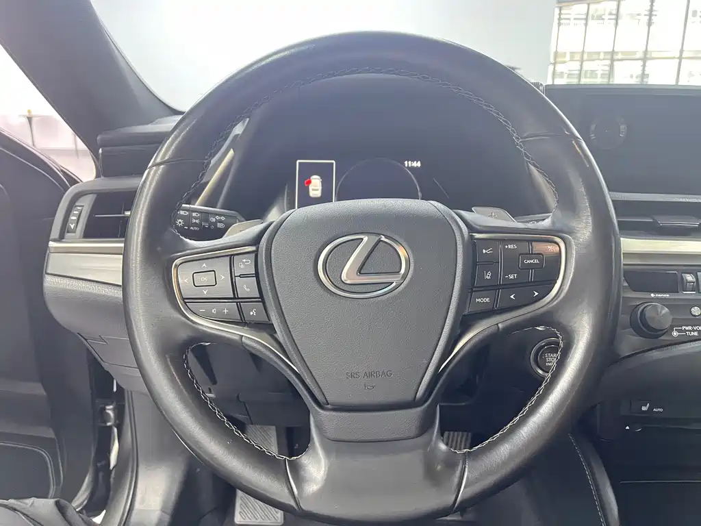 Lexus ES — миниатюра 5
