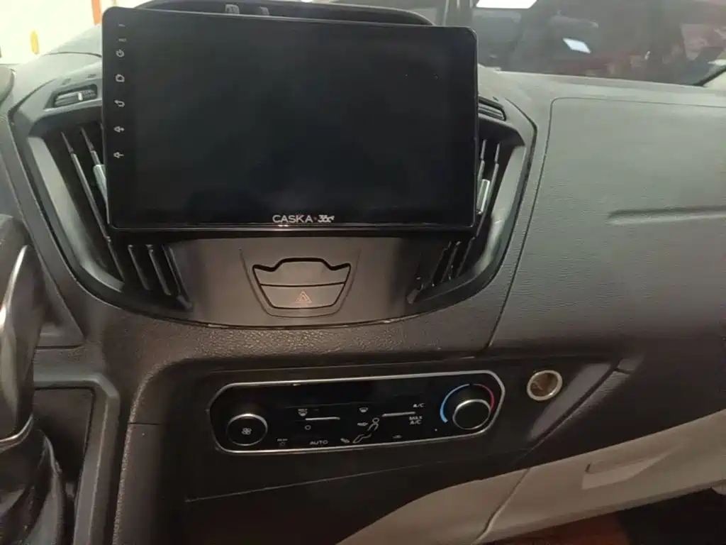 Ford Tourneo — миниатюра 13