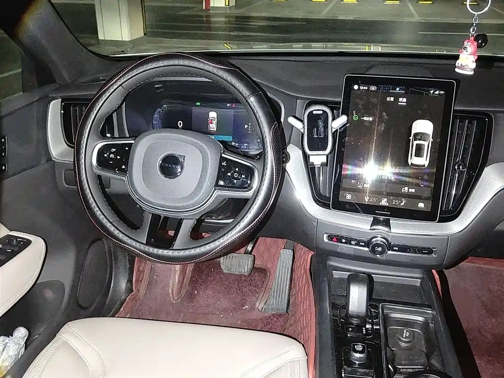 Volvo XC60 2026 B5 Luxury