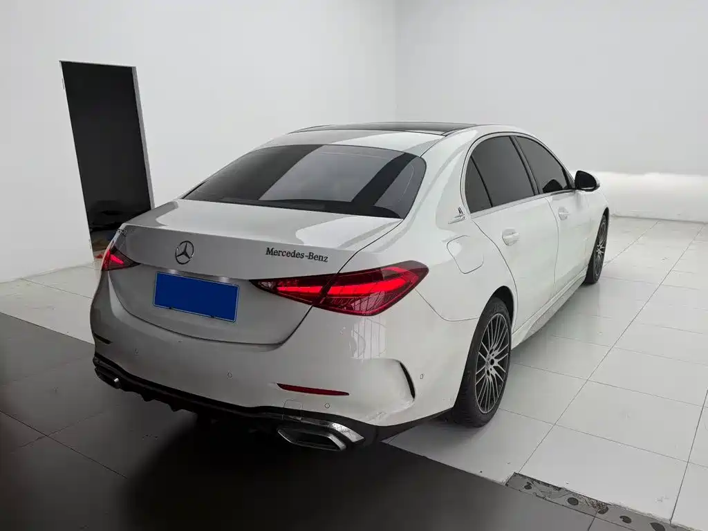 Mercedes-Benz C-Class — миниатюра 7