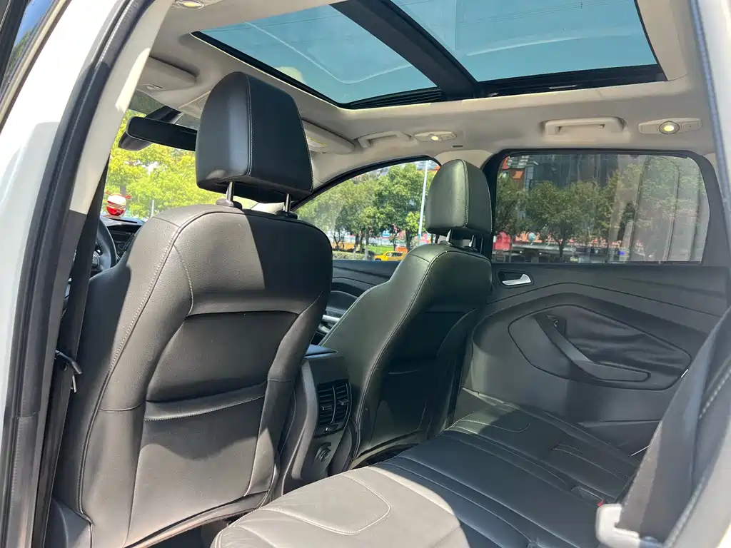 Ford Kuga — миниатюра 6