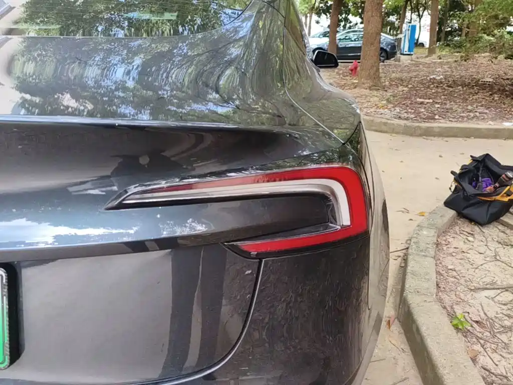 Tesla Model 3 — миниатюра 8