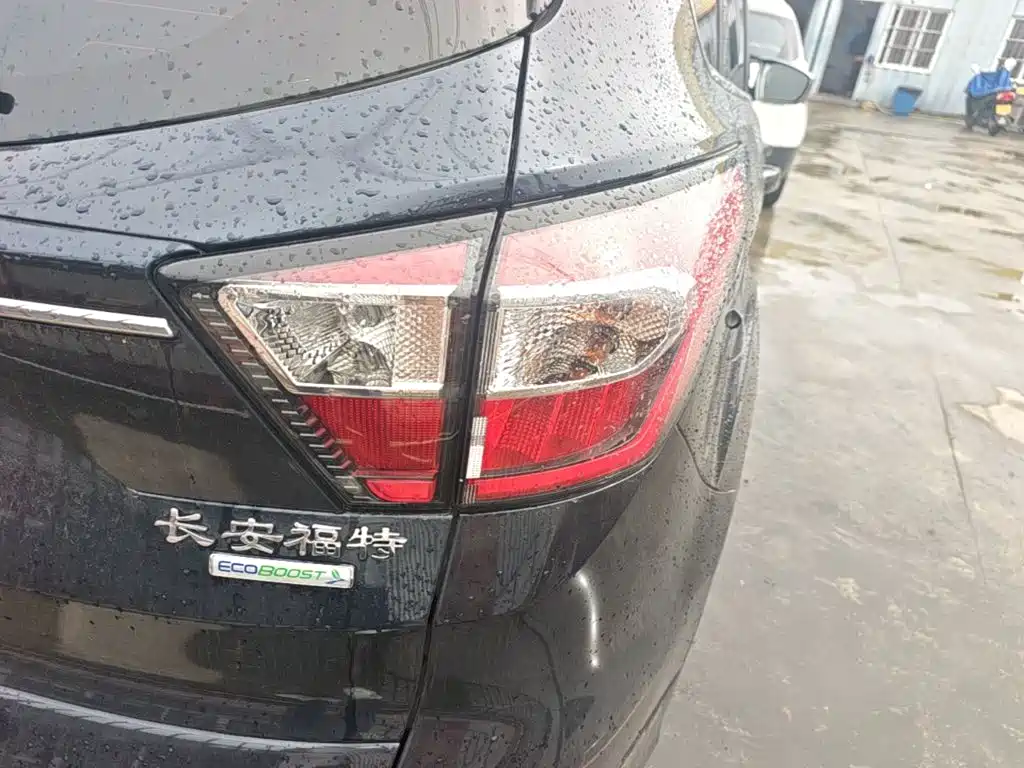 Ford Kuga — миниатюра 8