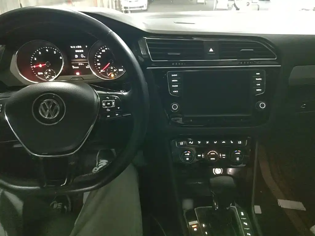 Volkswagen Tiguan L — миниатюра 10