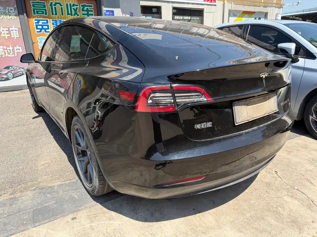 Tesla Model 3 — миниатюра 8