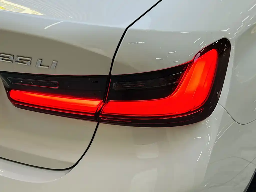 BMW 3 Series — миниатюра 17