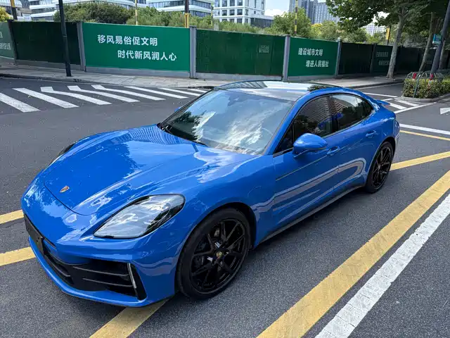 PORSCHE PANAMERA 2024