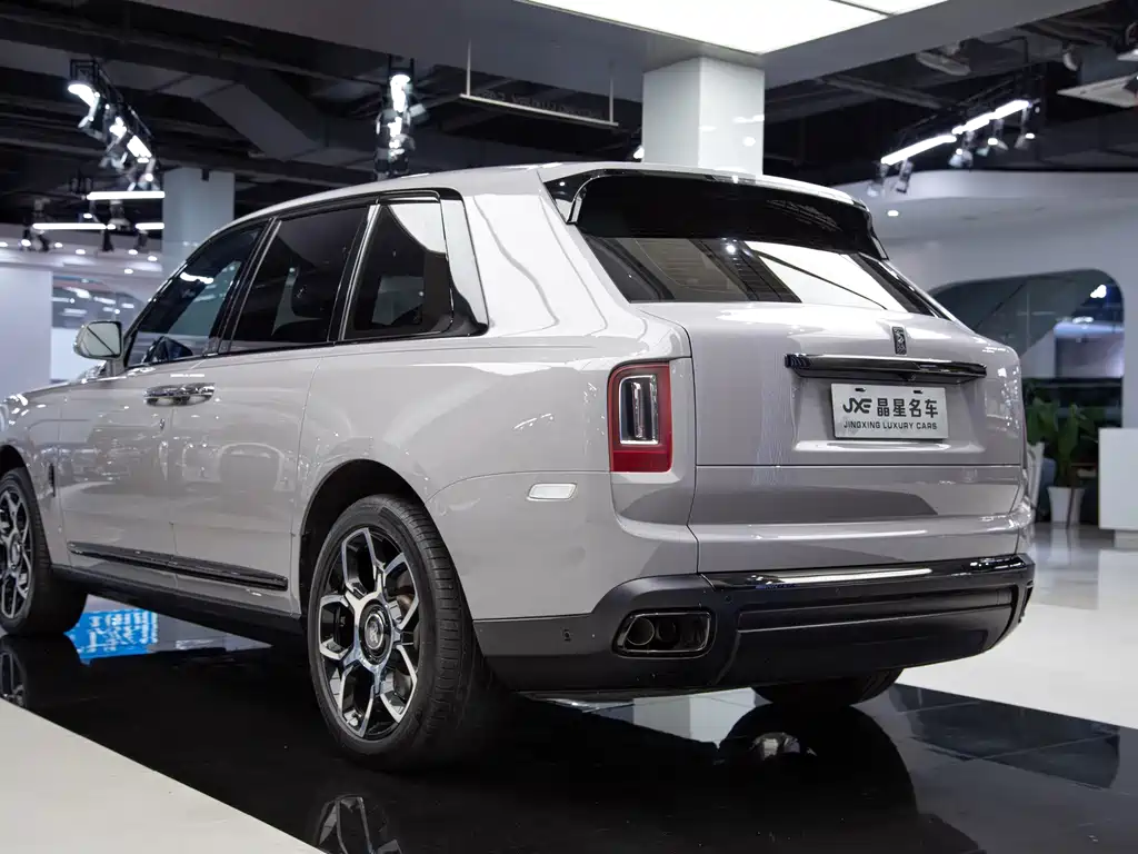 Rolls-Royce Cullinan — миниатюра 15