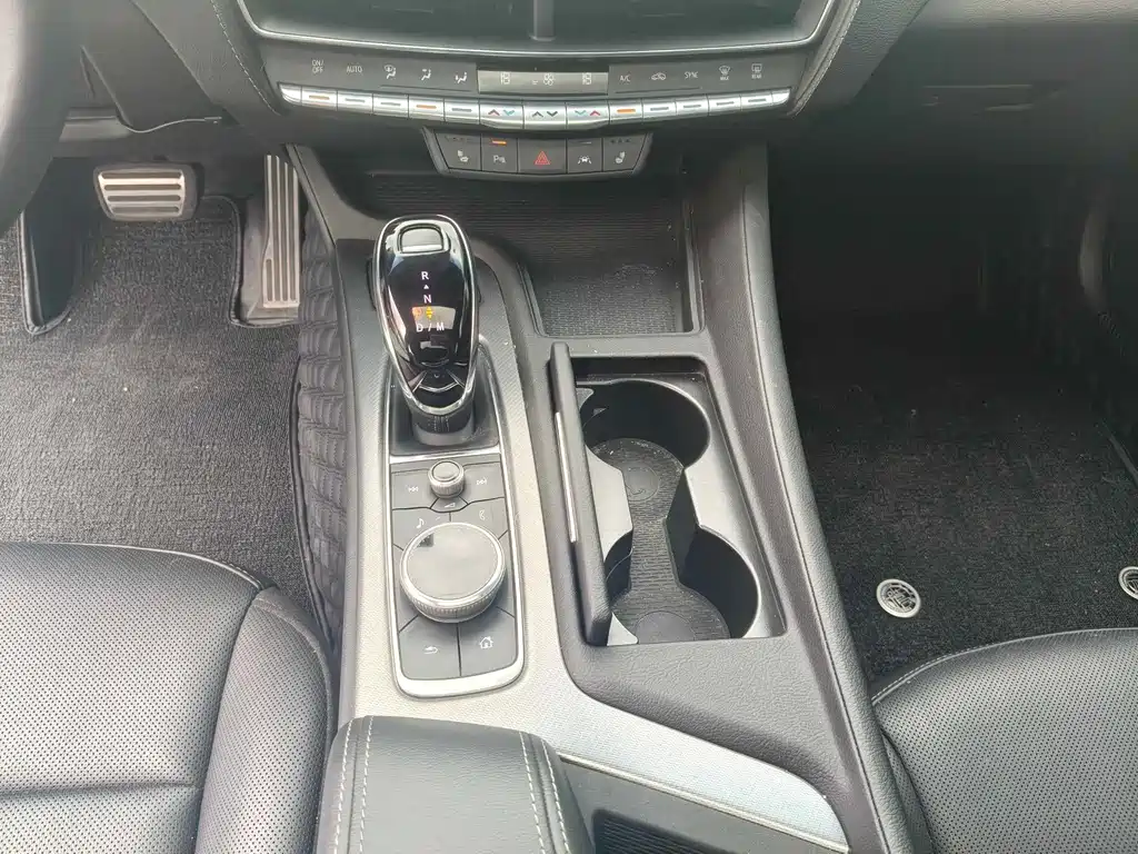 Cadillac CT5 — миниатюра 15