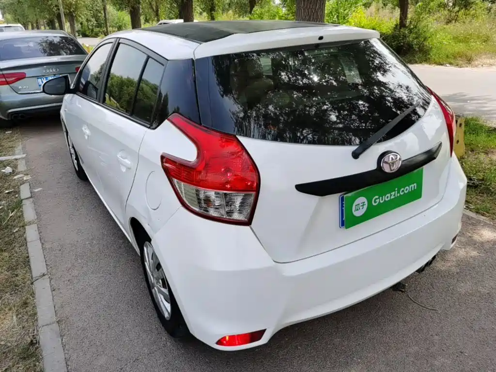 Toyota Yaris L — миниатюра 5