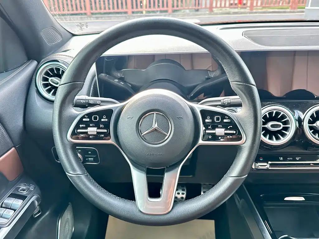 Mercedes-Benz GLB — миниатюра 15